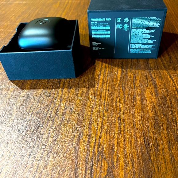 Powerbeats Pro True Wireless Earbuds - Picture 3 of 5